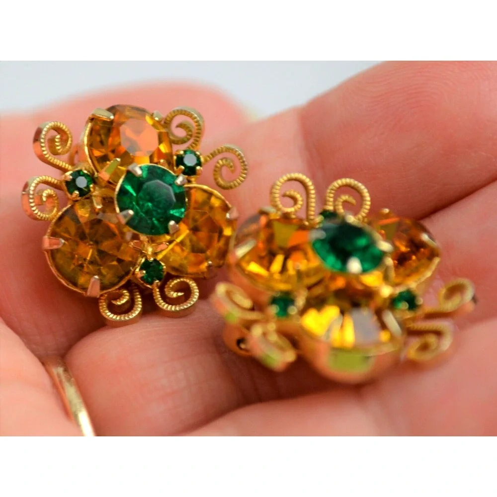 Vintage Gold Tone Metal Clip On Earrings Beautiful Orange &‎ Green Rhinestones